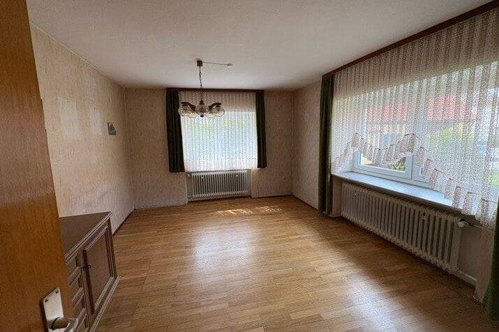 Großes EFH mit angrenzender Scheune und Nebengebäuden in Altdorf OT Eismannsberg – Altdorf bei Nürnberg – Vorschaubild 5
