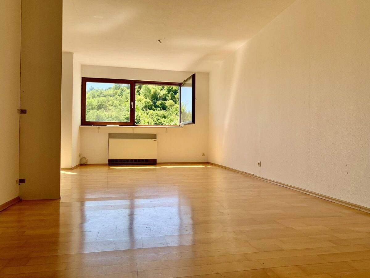 Großzügige 1-Zimmer-Wohnung mit großem Balkon und traumhaften Blick auf die Weinberge – 70327 Stuttgart – Bild 1 von 9
