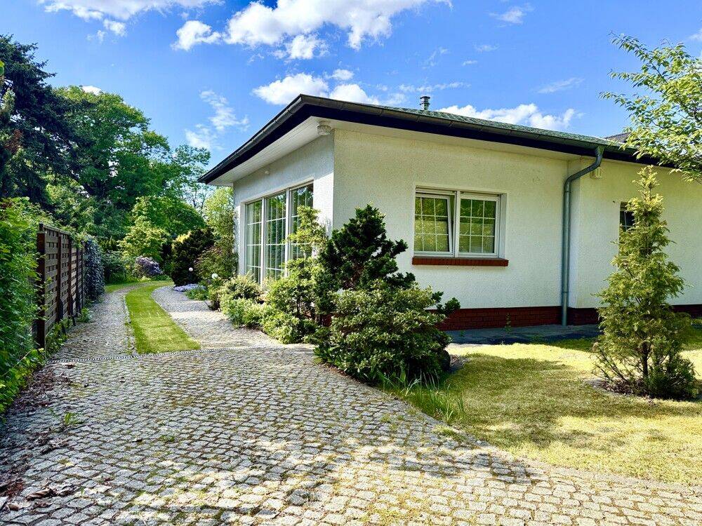 Einfamilienhaus im Bungalowstil mit Garten, Keller und Poolanlage in Neuenhagen zur Miete! – Neuenhagen bei Berlin – Vorschaubild 2