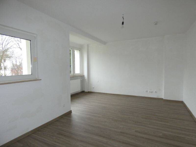 +++ 2 Zimmererdgeschosswohnung mit Balkon und Duschbad +++