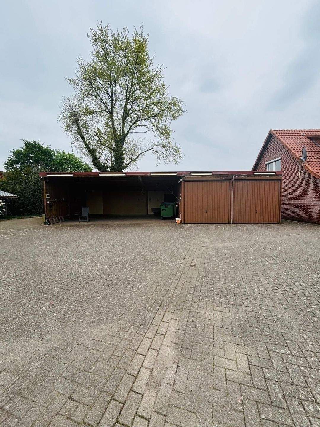 Geräumiges EFH mit gastronomischen Gewerbeteil mitten im Ortskern – Sulingen – Vorschaubild 3