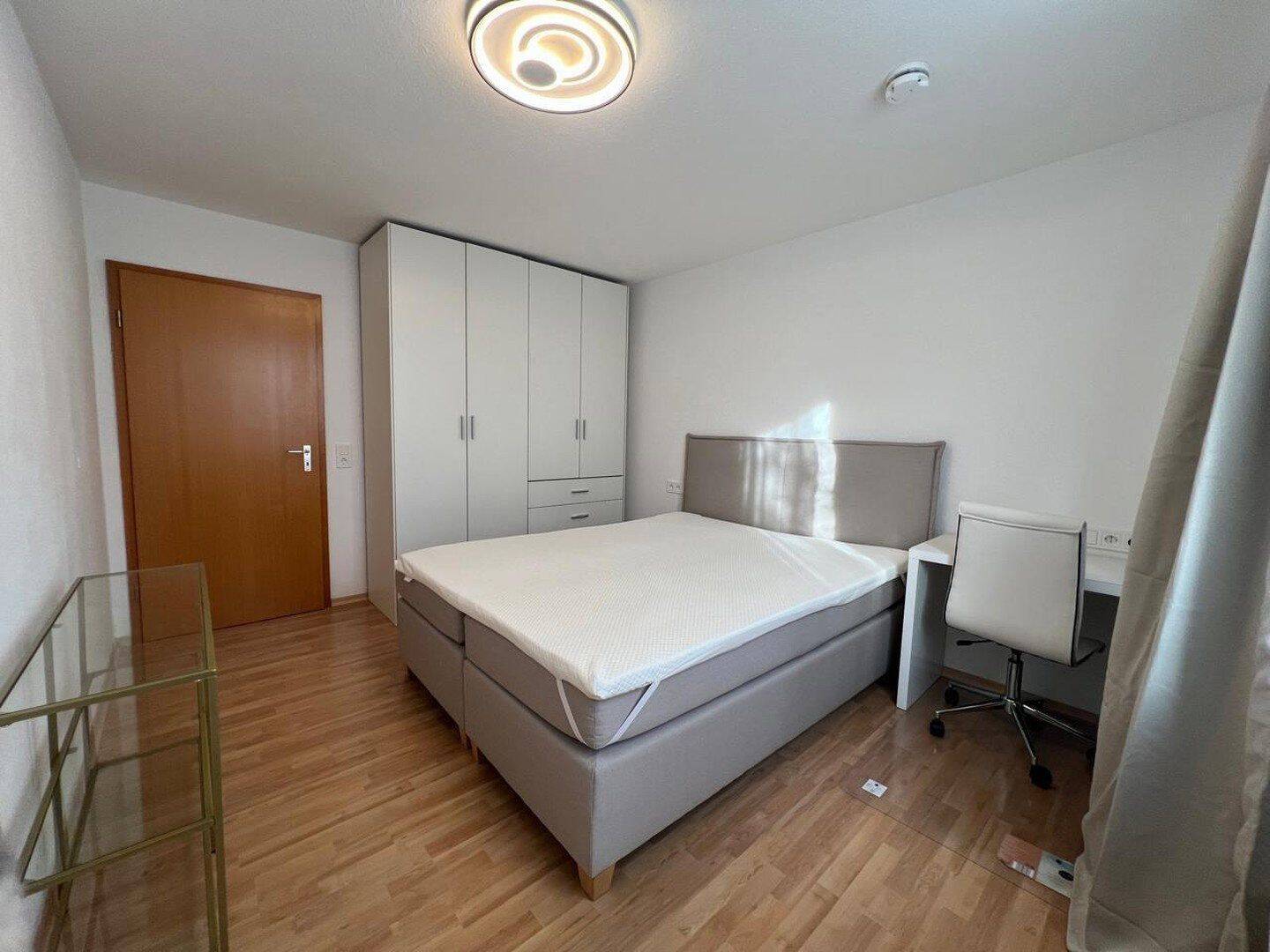 Möblierte 2 Zimmerwohnung nähe Hochschule und Bosch mit Garten – Reutlingen – Vorschaubild 4