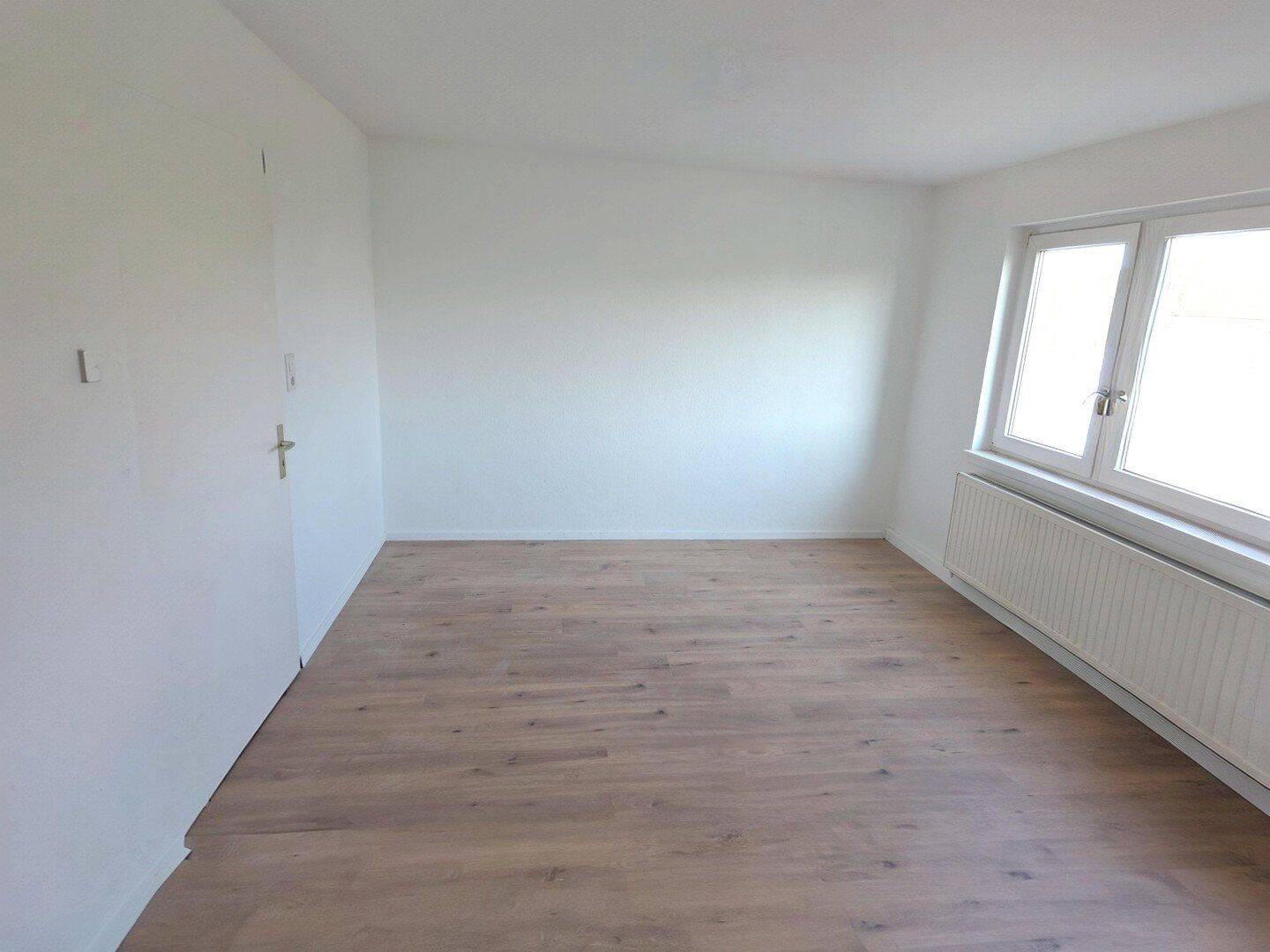 frisch renovierte 2-Zimmer-Wohnung mit neuer Einbauküche in Mannheim-Lindenhof – Mannheim – Vorschaubild 2
