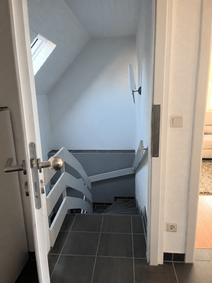 Ab 01.10.2026 / Gepflegte 3-Zimmer- Dachgeschosswohnung im Zweifamilienhaus – 54558 Gillenfeld – Vorschaubild 2