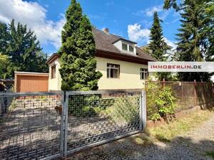 IMMOBERLIN.DE - Schönes sanierungsbedürftiges Ein-/Zweifamilienhaus mit Südwestgarten – 12307 Berlin – Vorschaubild 2