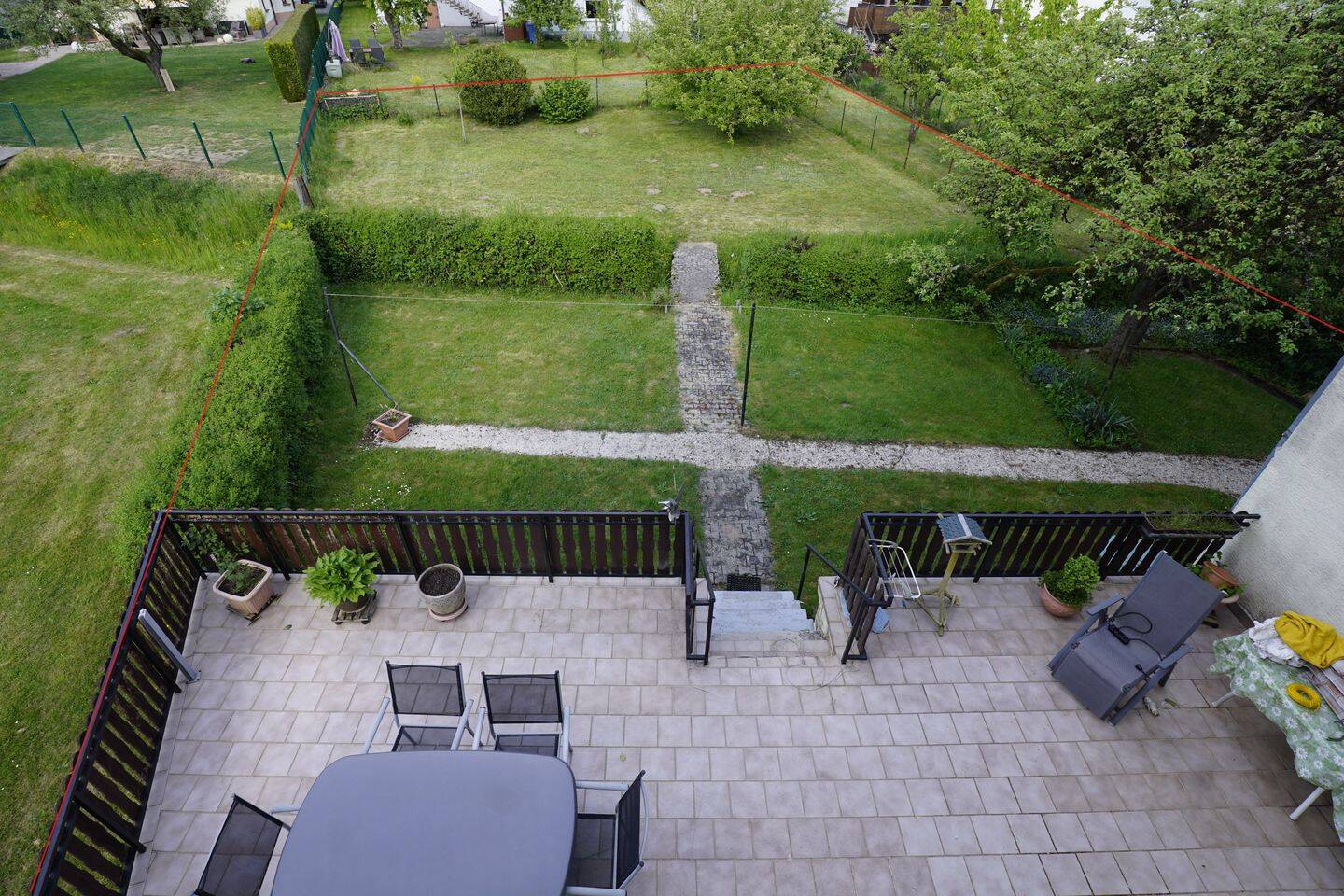 Großzügiges Zweifamilienhaus mit Wohnkomfort und Garten – Bann – Bild 1 von 9