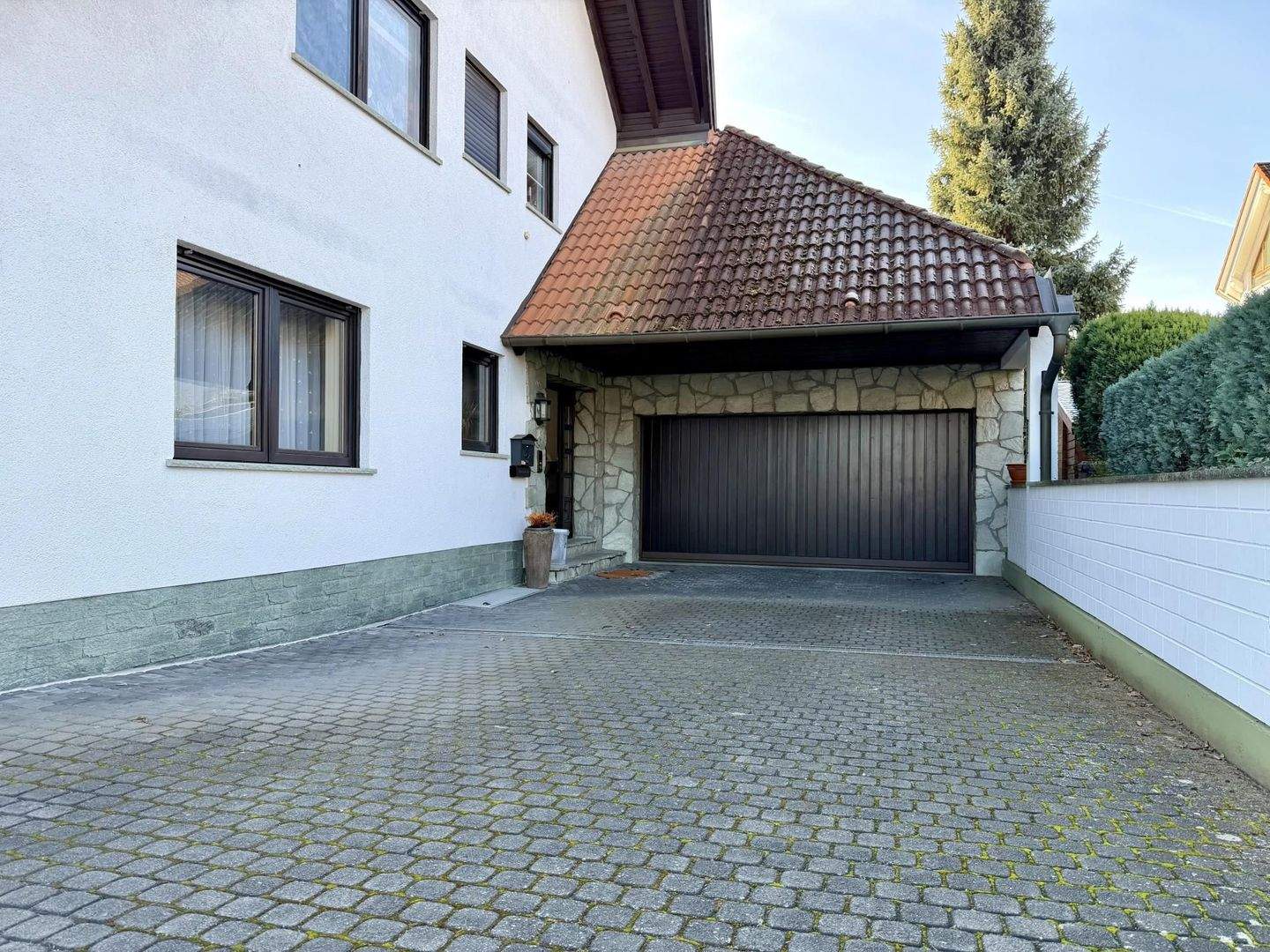 Villa - Großzügiges 2 Familienhaus mit Pool - TOP-Lage in Heusenstamm – Heusenstamm – Vorschaubild 3