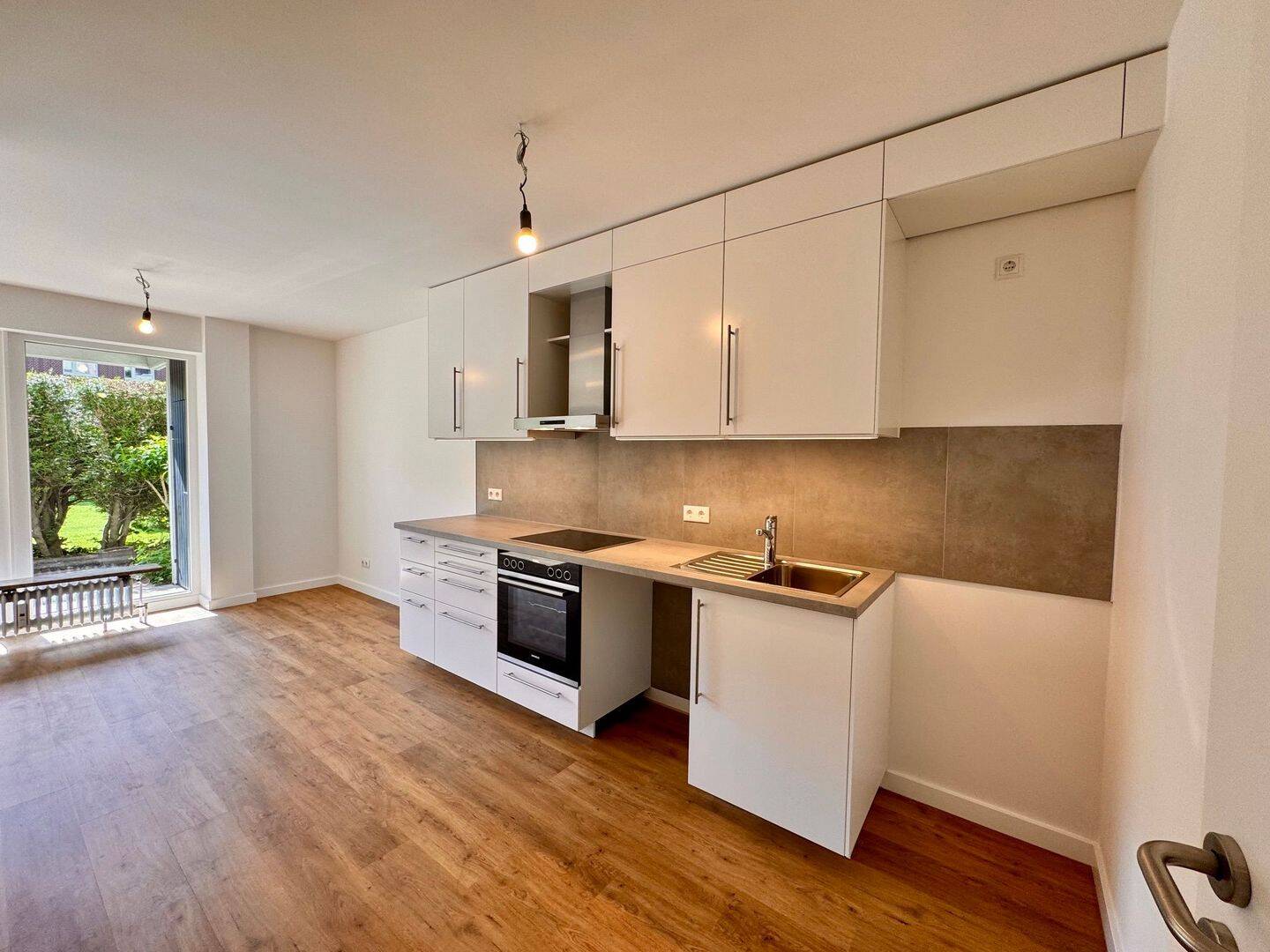 Sehr schöne und frisch renovierte Wohnung in Hamburg-Eidelstedt steht zu vermieten ! – Hamburg – Vorschaubild 6
