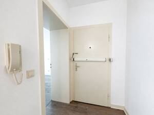 Renovierte zwei Zimmer Wohnung im Herzen von Golzheim – 40474 Düsseldorf – Vorschaubild 3