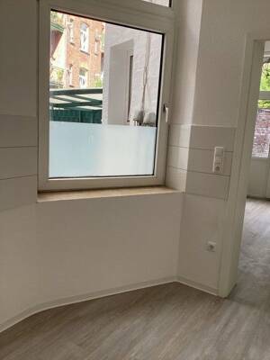 Frisch sanierte 2-Zimmer-Wohnung im Erdgeschoss mit eigener Terrasse – 40235 Düsseldorf – Vorschaubild 4