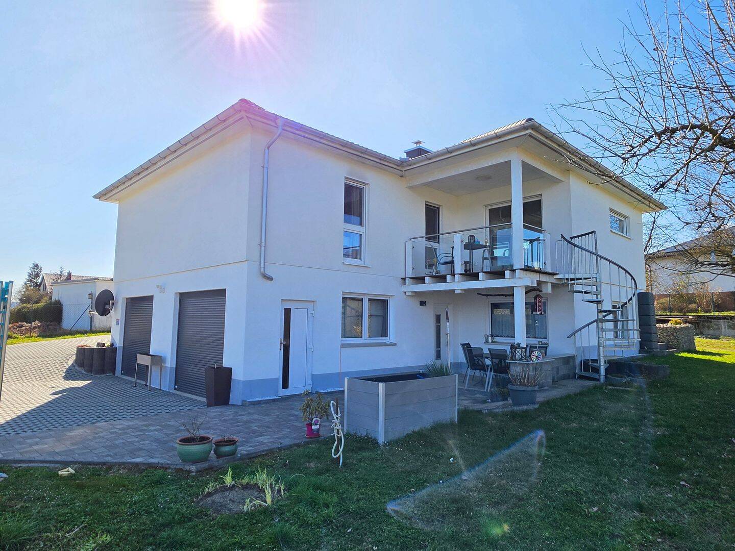 Moderner Bungalow aus dem Baujahr 2019 mit 2 Garagen! – Rödental – Vorschaubild 4