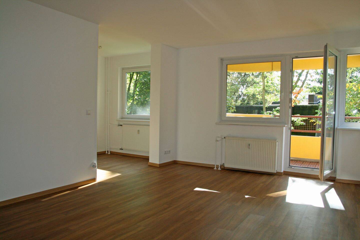 Schöne helle 2,5 Zimmer-Wohung (75 qm) am Spandauer Forst