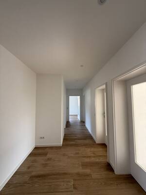 Sanierte 3-Zimmer-Wohnung mit großem Balkon in beliebter Lage im Frauenland – 97074 Würzburg – Vorschaubild 3