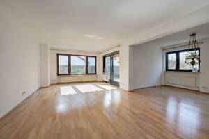 Charmante 3-Zimmer Erdgeschoßwohnung mit Souterrain und sonnigem Garten – 81825 München – Vorschaubild 1