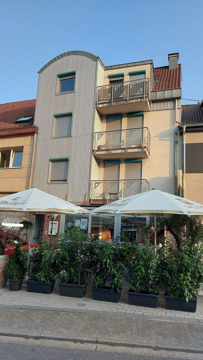 Renditeobjekt mit 4 Wohneinheiten und Gastronomie – Nalbach – Bild 1 von 9