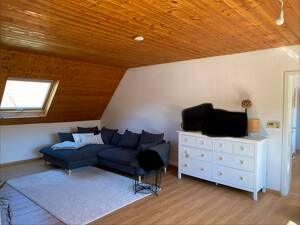 Wohnen unter der Burg Landeck: Modernisierte 107 m² DG-Wohnung mit Panorama-Dachterrasse – 76889 Klingenmünster – Vorschaubild 3