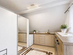 Flexibles Wohnen mit Vermietungspotenzial - 6 Zimmer auf zwei Ebenen mit eigenem Zugang – 70435 Stuttgart – Vorschaubild 9