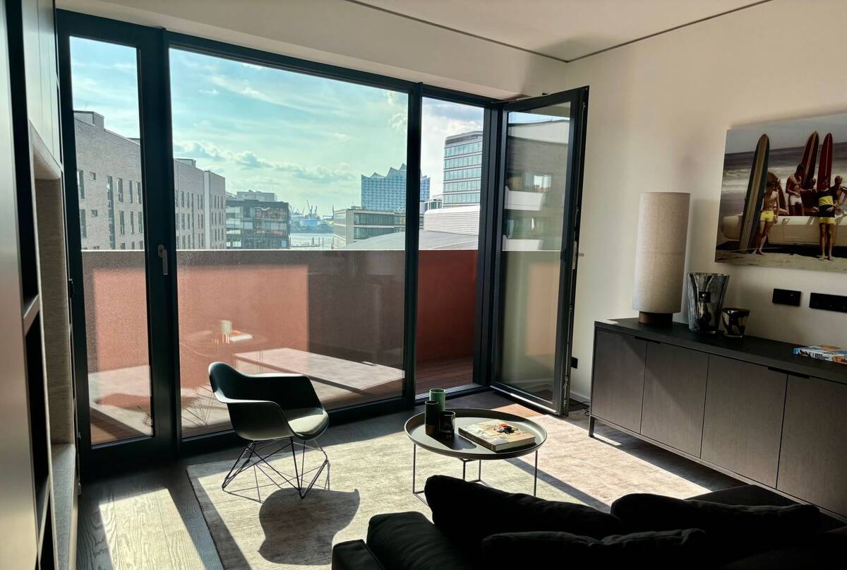 Vollmöbliertes Wohnen mit Elbphiblick, Süd-West-Ostausrichtung und Luxus-Ausstattung im Eleven Decks – 20457 Hamburg – Bild 1 von 9