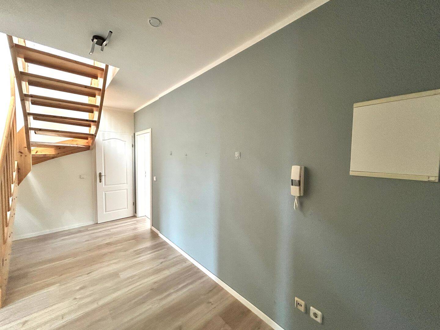 ***Wohnen auf zwei Ebenen - Stilvolle 3-Raum-Maisonettewohnung mit Aufzug, Balkon und Einbauküche*** – Chemnitz – Vorschaubild 9