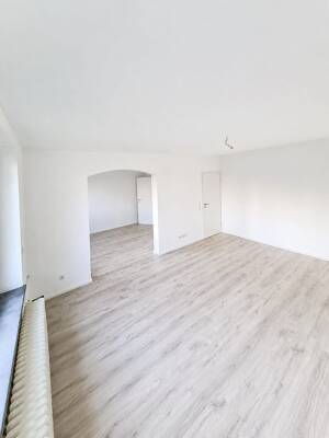 3-Zimmer-Wohnung mit Balkon und Einbauküche in Kassel-Harleshausen