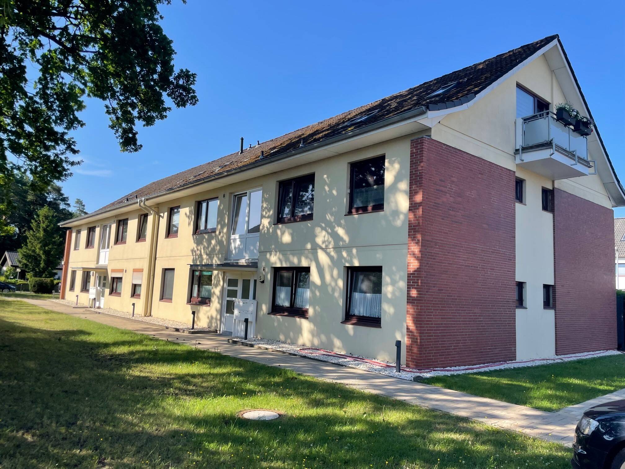 sehr gepflegte 3-Zimmer-Wohnung mit großem Balkon