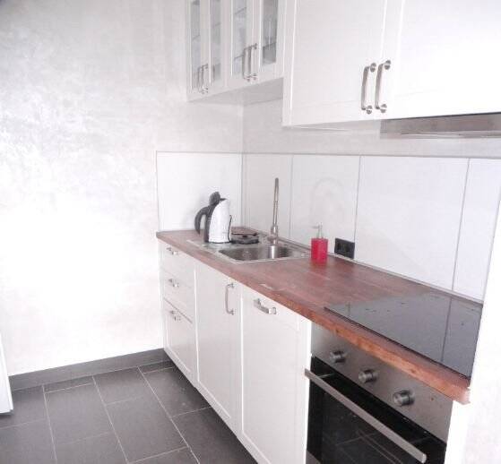 Top Wohnung / neues Vollbad/ EBK/ Fußbodenheizung/ 2 Balkone/ möbliert/ lichtdurchflutet/ frei ab 01.09.2026 – Hamburg – Vorschaubild 9