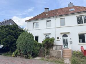 ca. 900m vom Pferdemarkt entfernt - DHH innerhalb Tempo-30-Zone in herrlicher Lage