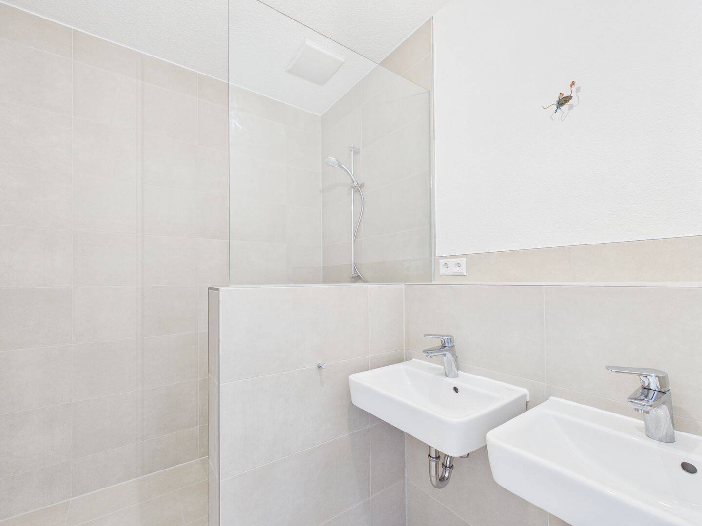 Wohnen mit Charakter: 4-Zimmer-Wohnung mit Hausmeistertätigkeit in Neu-Ulm – Neu-Ulm – Vorschaubild 9
