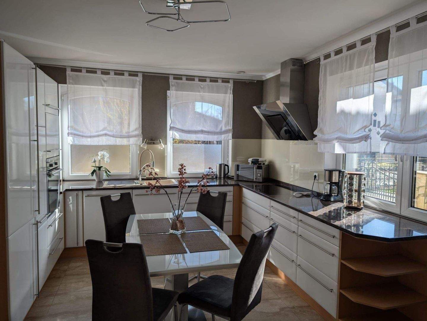Luxuriöse Stadtvilla in exklusiver Lage! Wohnen mit Stil und Waldblick, Kamin, Erdwärmepumpe und großer Garage ! – Paderborn – Vorschaubild 5