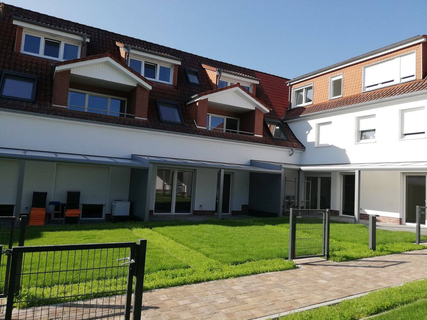 Elegante Erdgeschoss-Wohnung mit Terrasse u. Garten