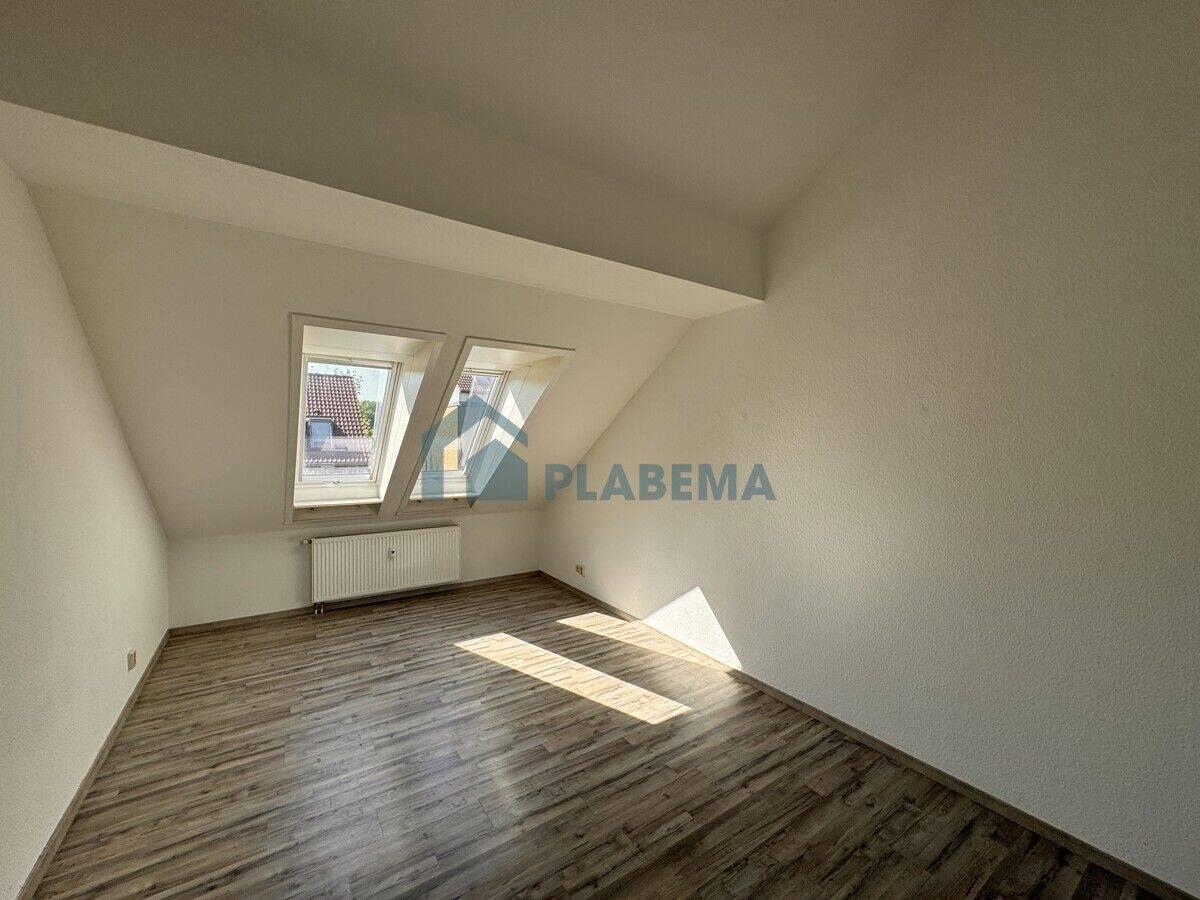 Moderne 3- Zimmer- Dachgeschoßwohnung mit Balkon und neuwertiger Einbauküche – Neubrandenburg – Vorschaubild 6