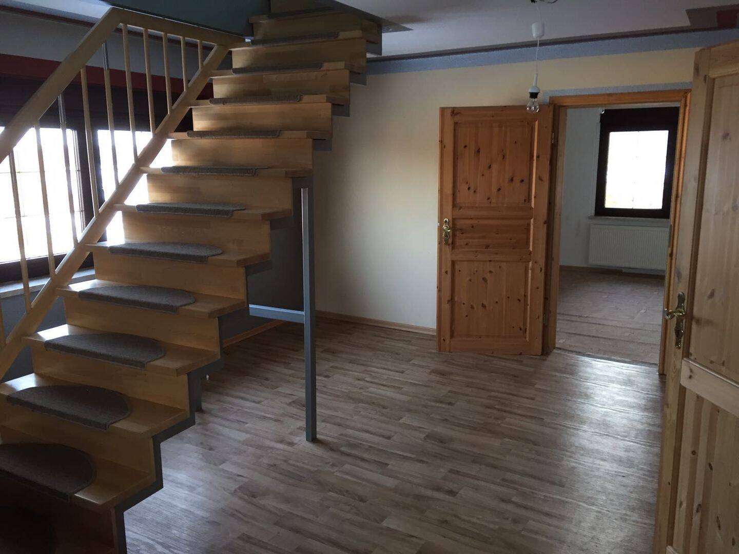 Familienfreundliches Haus mit Großer Wohnfläche in Gütterlitz, Auma-Weidatal – Auma-Weidatal – Vorschaubild 3