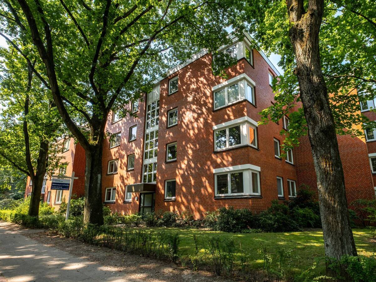 Zentral in Rissen: 3- Zi.-Wohnung im Hochparterre mit Loggia & Tiefgarage | GLADIGAU – 22559 Hamburg – Bild 1 von 9