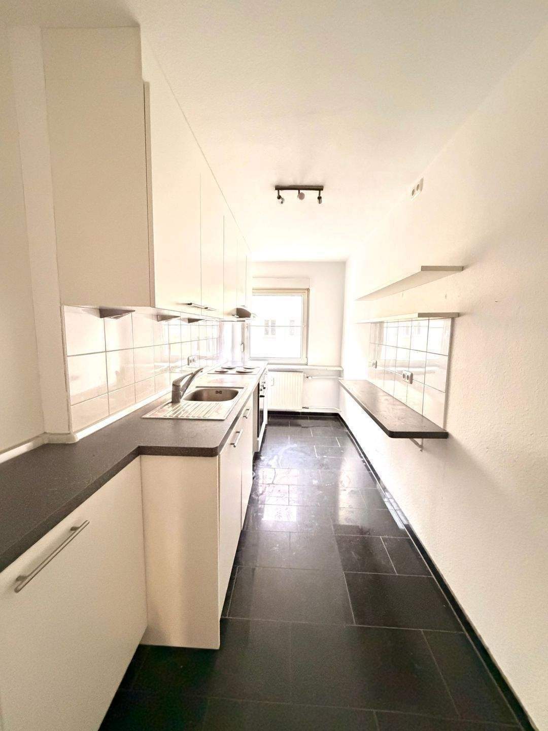 super gepflegte 2 Zimmer Wohnung in ruhiger Südstadtlage +++ mit Aufzug und Einbauküche ++ – Nürnberg – Vorschaubild 3