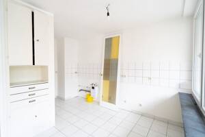 Frankfurt am Main: Helle 3-Zimmer-Wohnung im 3. OG - ideal für WGs – 60313 Frankfurt am Main – Vorschaubild 5