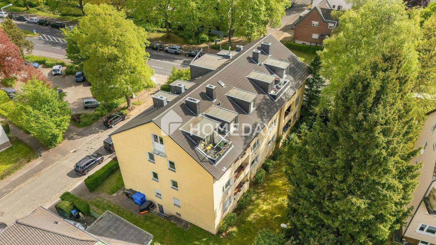 Investieren in ein voll vermietetes Mehrfamilienhaus mit 3 Garagen und 14 Wohnungen