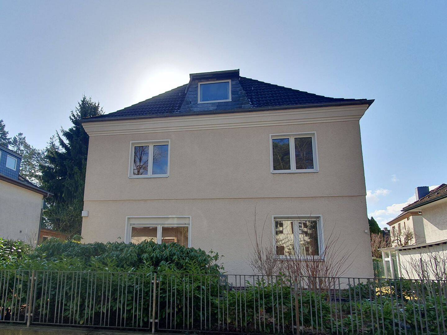 MFH - 3 WE in Ruhiglage + bevorzugte Wohnlage + bezugsfrei --- Selbstnutzung / Anlage – Berlin – Bild 1 von 7