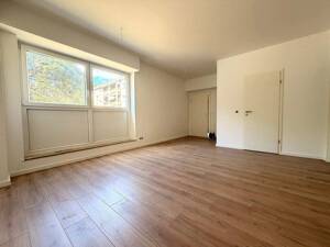 Kernsaniert & erstmals verfügbar – Moderne 3-Zimmer-Wohnung am Dutzendteich – 90478 Nürnberg – Vorschaubild 1