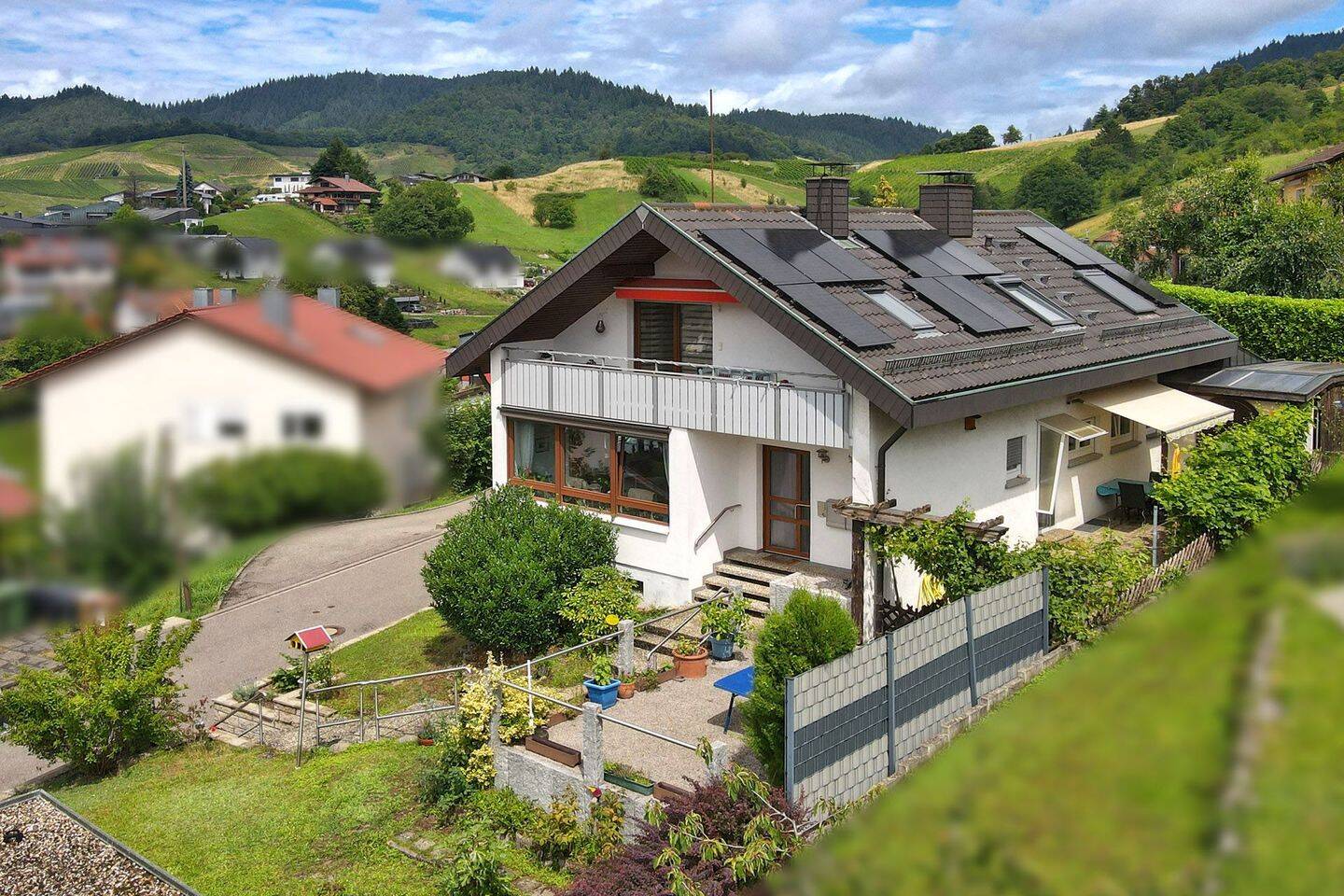 Wohnen, wo andere Urlaub machen - in Top-Lage mit traumhaftem Panorama – Bühlertal – Bild 1 von 9