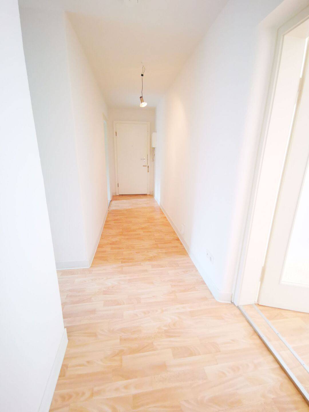2- Zimmer mit Balkon und EBK in zentraler Lage von Chemnitz – Chemnitz – Vorschaubild 2