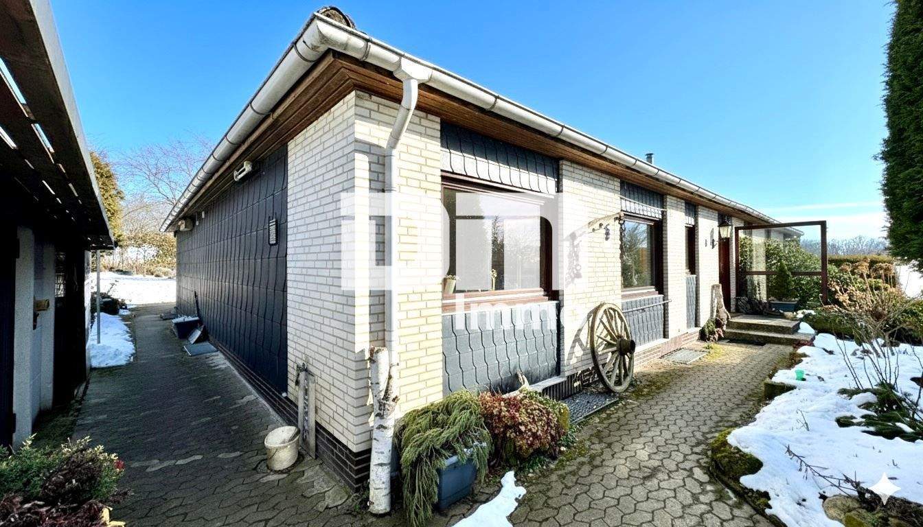 (R)eserviert! Großer altengerechter Bungalow mit großem Garten, Garage und Einliegerbereich – Uslar – Bild 1 von 9