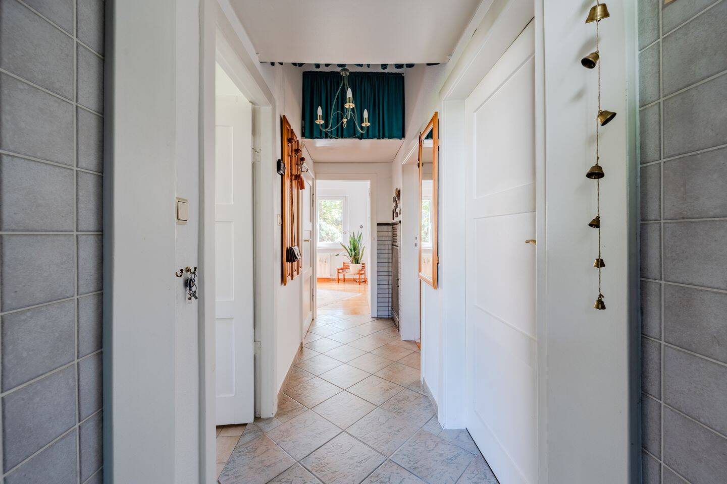 A well-maintained detached or semi-detached house with an idyllic garden – Potsdam – Vorschaubild 9
