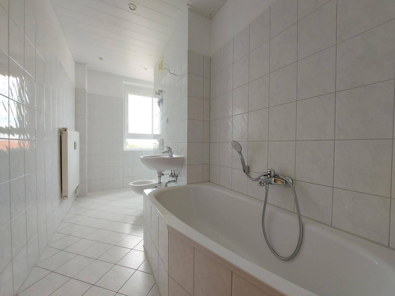 *Seniorenfreundliche Wohnung mitten der Stadt* – Magdeburg – Vorschaubild 4