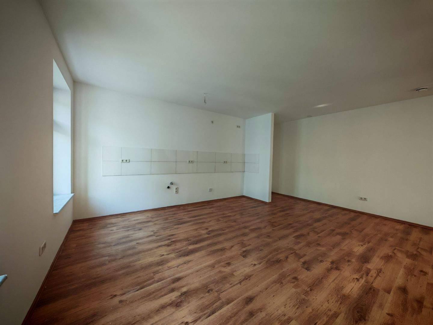 Charmante 3-Zimmer-Wohnung mit Dachterrasse, offener Wohnküche und besonderem Loft-Charakter in Magdeburg-Sudenburg – Magdeburg – Vorschaubild 3
