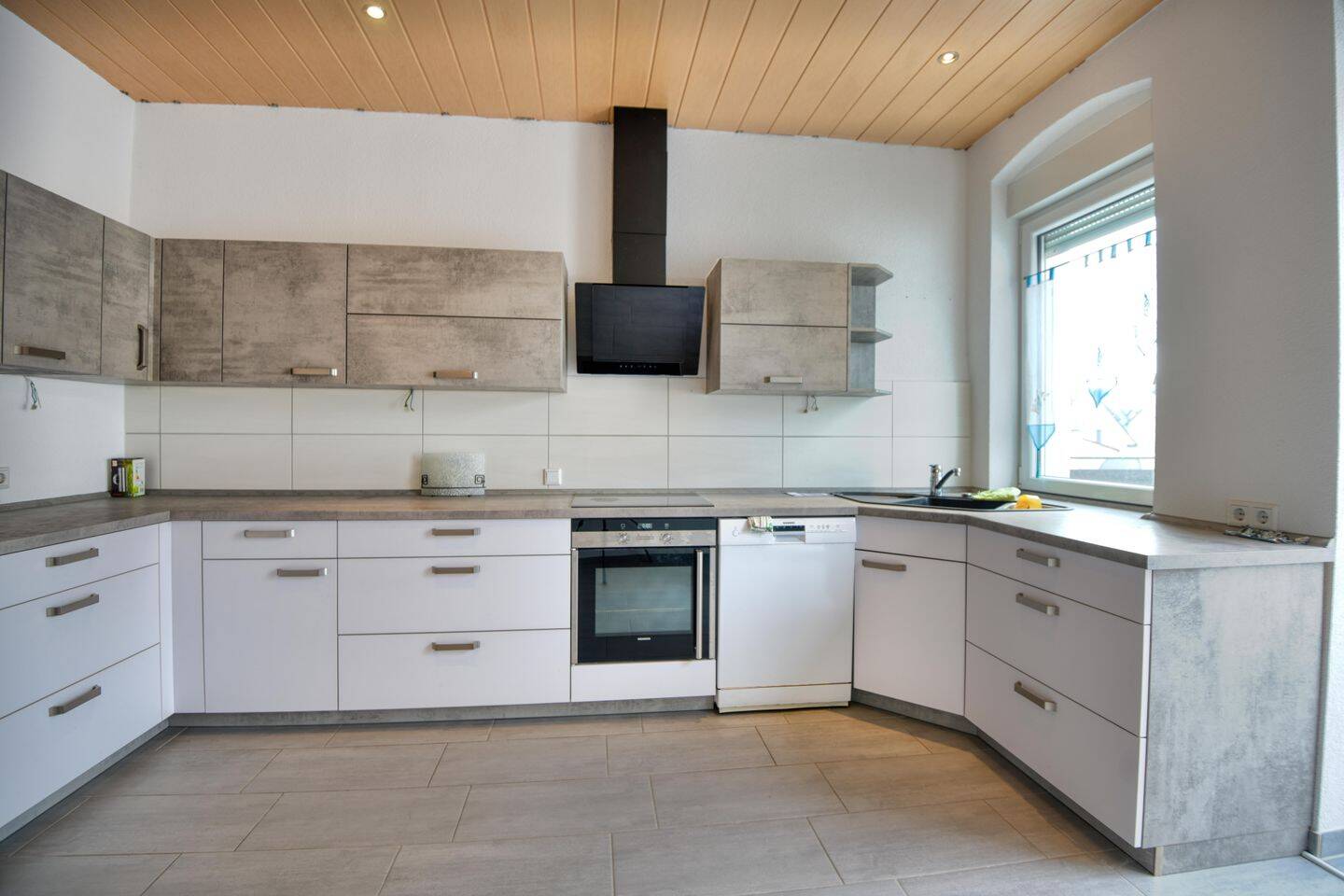 Bezugfsfreie 6 ZKBB mit XL-Panoramaterrasse & Gemeinschaftsgarten | Gepflegtes 2FH mit Garage – Mannheim – Vorschaubild 4