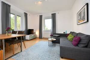 Helle, modern möblierte Wohnung in Stuttgart Degerloch