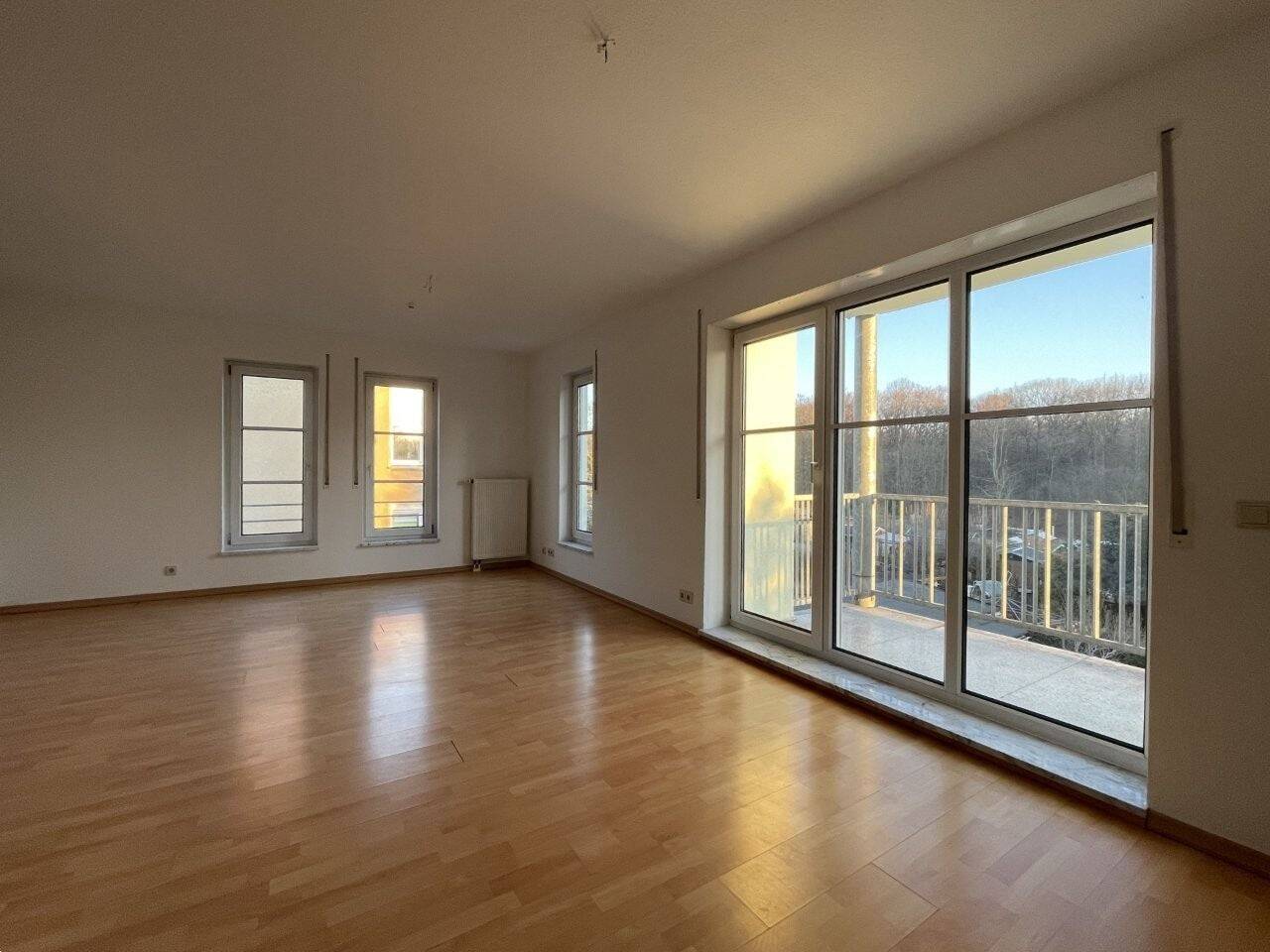 Single-Traum-Wohnung als Anlage mit Potential - Küche und Bad mit Fenster, Balkon sowie Stellplatz! – Chemnitz – Vorschaubild 7