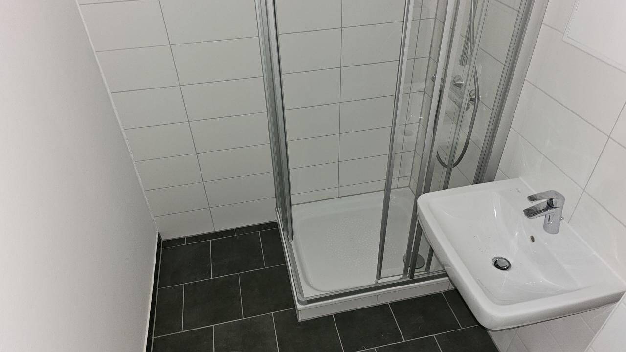 ! Frisch saniert - Ihre Schlüssel zum Glück warten auf Sie! – Magdeburg – Vorschaubild 2
