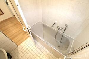 25931 HomeCompany Dresden Möbliert/Furnished 2-Zimmer Wohnung mit Balkon / Terrasse in Dresden-Seidnitz/Dobritz max. 2 Personen – 1277 Dresden – Vorschaubild 8