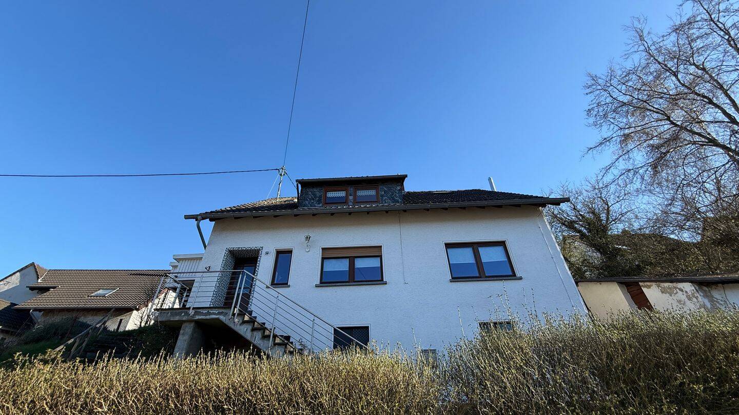 gepflegtes 1-2FH mit schönem Garten und Fernsicht in Pfeffelbach (ID2011332) – Pfeffelbach – Bild 1 von 9